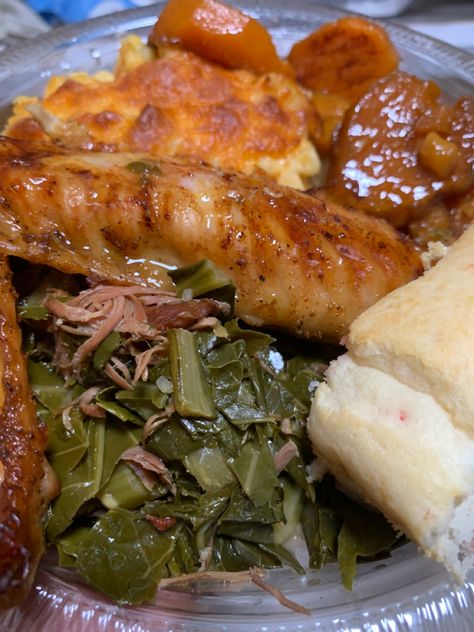 Wedding Soul Food, Soul Food Aethstetic, Soul Food Dinner Party, Sunday Dinner Ideas Soul Food, Soul Food Catering, Soul Food Sunday, Plated Dishes, Food Gift Basket, Drinks Ideas