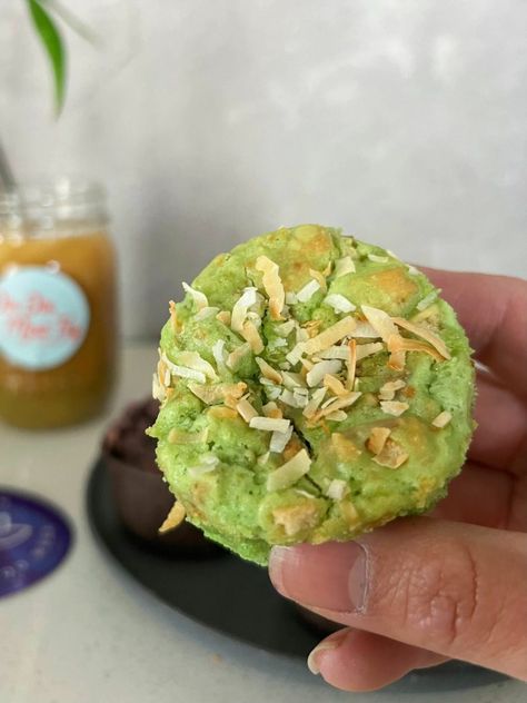 Coconut Pandan Mochi Muffins Pandan Mochi, Mochi Muffin, Ube Cookies, Mochi Muffins, Neapolitan Pizza Dough, Boba Shop, Coconut Jam, Muffin Flavors, Pandan Leaves