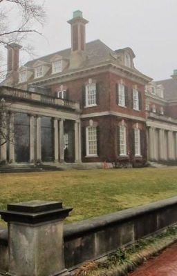 #wattpad #mystery-thriller Lusy is in a mental institution, what happens when she wants out and the world isn't how she expected. check out this book im writing it kinda sucks but oh well Westbury House, Abandoned Mansion For Sale, Old Westbury, Abandoned Mansion, Old Abandoned Houses, Old Mansions, Abandoned Mansions, Have Inspiration, Mansion Interior