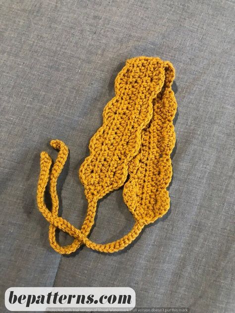 Free Crochet Hairband Tutorial | Easy and Cozy Pattern Small Yellow Crochet Projects, Yellow Crochet Accessories, What To Crochet With Yellow Yarn, Simple Crochet Headband, Yellow Yarn Crochet Projects, Yellow Crochet Ideas, Crochet Headband Aesthetic, Yellow Crochet Projects, Hairband Tutorial