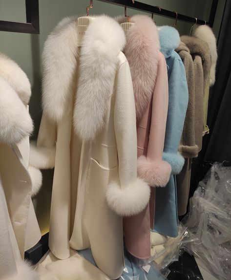 Everyday Dresses Casual, Mode Mantel, Wool Jackets Women, Long Peacoat, Fur Jackets, Fur Collar Coat, Long Wool Coat, Cashmere Coat, Real Fur