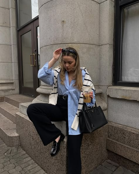 Keri Fay (Link) NYC/NJ creator on Instagram: “Blue black and white 🖤” Blue Pants Winter Outfit, Light Blue And Black Outfit, Eurotrip Outfits, Basic Outfits, Office Outfits, Winter Outfit, Black Outfit, Smart Casual, Daily Outfits