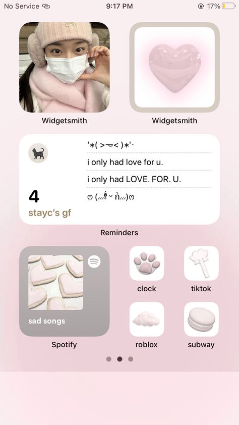 Kpop Wallpaper Homescreen, Cute Kpop Wallpaper, Widgets Ideas, Ios Photos, Coquette Wallpaper, Wallpaper Homescreen, Kpop Iphone Wallpaper, Cute Kpop, Widget Design