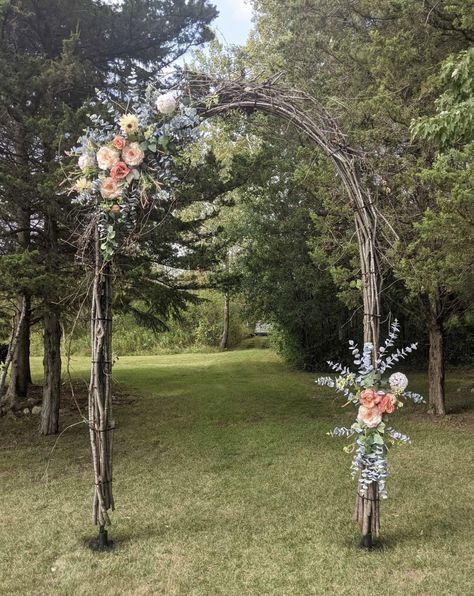 Twig Arbor Diy Branches, Rustic Archway Wedding, Wedding Arch With Vines, Willow Arch Wedding, Stick Wedding Arch, Wedding Arbour Alternative, Simple Woodland Wedding, Non Traditional Wedding Arch, Fantasy Wedding Arch