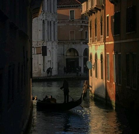 Venice, Italy Dustland Fairytale, Foto Dump, Mediterranean Aesthetic, Italian Aesthetic, Italy Aesthetic, Grain Of Sand, Melodrama, Italian Summer, European Summer