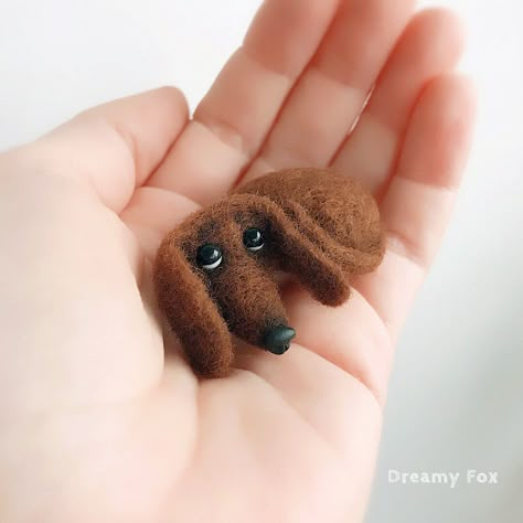 Needle Felting Dachshund, Felted Dachshund, Diy Teddy Bear, Felt Bookmark, Needle Felting Diy, Loom Knitting Projects, Needle Felted Christmas, Needle Felted Dog, Wet Felting Projects