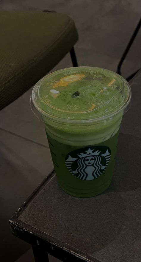 Starbucks Aesthetic Matcha, Starbucks Drinks Matcha, Green Tea Starbucks Drinks, Matcha Starbucks, Matcha Milk Tea, Matcha Frappe, Starbucks Green Tea, Starbucks Wallpaper, Coffee Lover Quotes