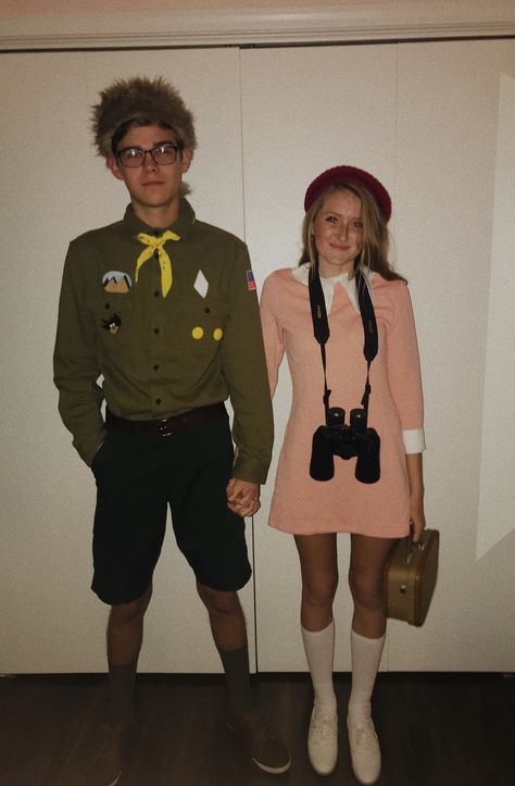 Suzie Moonrise Kingdom, Moonrise Kingdom Couple Costume, Moonrise Kingdom Outfit, Moonrise Kingdom Halloween Costume, Suzy Moonrise Kingdom Costume, Sam And Suzy Moonrise Kingdom, Niche Movie Costumes, Juno Couple Costume, Outdoorsy Halloween Costumes