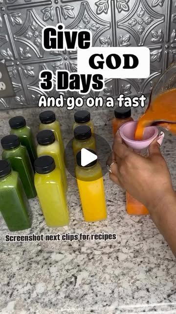 The Best Smoothie Diet For You on Instagram: "👉 Type “Yes” If You Want To Get Detailed Recipe  💝 21-Day Smoothie Detox provides simple detox smoothie recipes to help you change your waist effectively⚡  💯 If you don’t know how to start Smoothie diet properly or do you want to lose possibly 5-10 lbs in the first week alone with Smoothie ?⁣⁣⁣⁣⁣⁣⁣⁣⁣⁣⁣ 💪 Join our 21-Days Smoothie Challenge NOW to start a successful weight-loss journey and enjoy a new lifestyle!⁣⁣⁣⁣⁣⁣⁣⁣⁣⁣⁣⁣ LINK IN MY BIO! 👀 💚 @smoothiedietforyou21   You can download the detox plan from my website 📗📲 Link in my bio @smoothiedietforyou21  👉 Follow @smoothiedietforyou21 to get daily recipes #detoxsmoothie #detox #detoxing #detoxwweightloss #detoxforwweightloss #detoxforbody #smoothiediet #smoothieweightloss #3daydetox #de Juice Fast Recipes, Natural Juice Recipes, Health Shots, Easy Juice Recipes, Healthy Juicer Recipes, Healthy Healing, Detox Waters, Christian Clothing Brand, Detox Smoothie Recipes