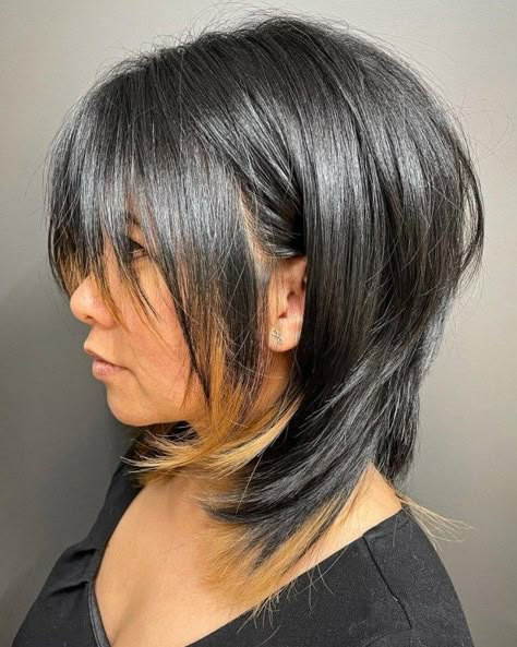 Black Midi Shag with Blonde Underlayer Shag Lob Haircut, Blonde Underlayer, Layered Shag Hairstyles, Edgy Shag Haircut, Ecaille Hair, A Shag Haircut, Rich Girl Hair, Shag Layered Hairstyles, Medium Shag Hairstyles