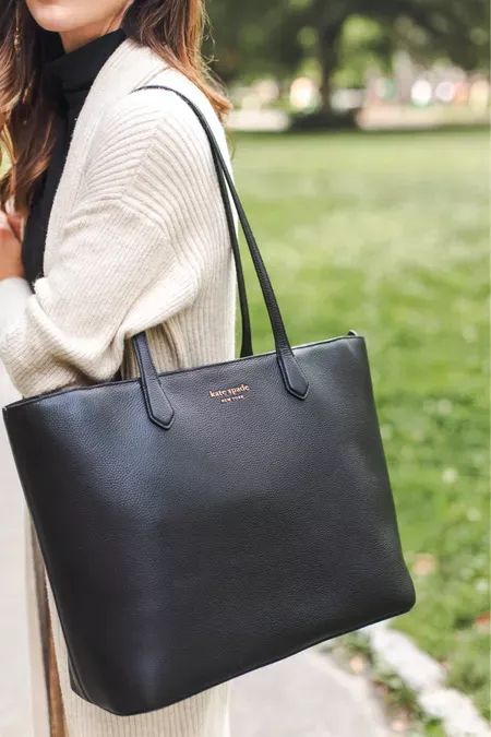 Black tote, kate spade, designer bag Black Tote Handbag, Kate Spade Designer, Alyson Haley, Kate Spade Totes, Kate Spade Tote Bag, Large Leather Tote, Chic Accessories, Black Tote, Designer Bag