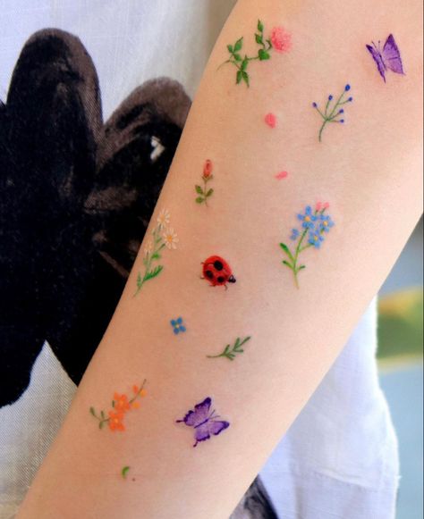 Simple Flower Tattoo Color, Micro Flower Tattoo, Tiny Flower Tattoo, Cottagecore Tattoo, Pastel Tattoo, Small Colorful Tattoos, Tiny Flower Tattoos, Cottagecore Flowers, Simple Flower Tattoo