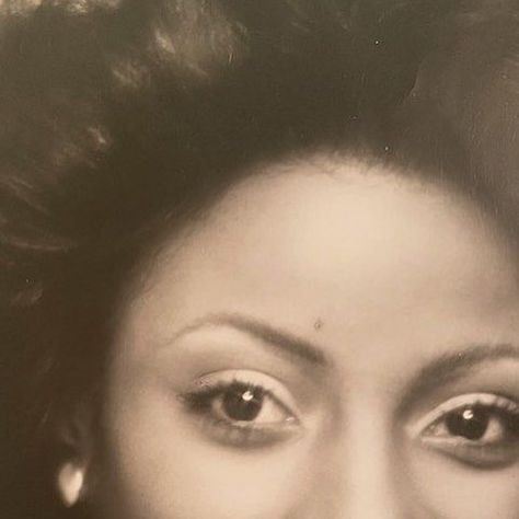 BernNadette Stanis on Instagram: "⭐️💋💄 One of my first professional head shots while in Hollywood. The makeup was done by Max Factor. They were the biggest makeup company in the 70’s. ⭐️💋💄 . . . #MaxFactor #makeup #Hollywood #70’s #Thelmaofgoodtimes #BernNadetteStanis" Bernnadette Stanis, Makeup Companies, Head Shots, Max Factor, By Max, In Hollywood, Black Women, Hollywood, Makeup