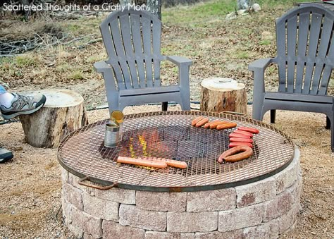 how to buid a fire pit, fire pit grate Fire Pit Plans, Make A Fire Pit, Fire Pit Grate, Outside Fire Pits, Balkon Decor, Outdoor Fire Pit Designs, Fire Pit Furniture, Fire Pit Seating, Fire Pit Grill