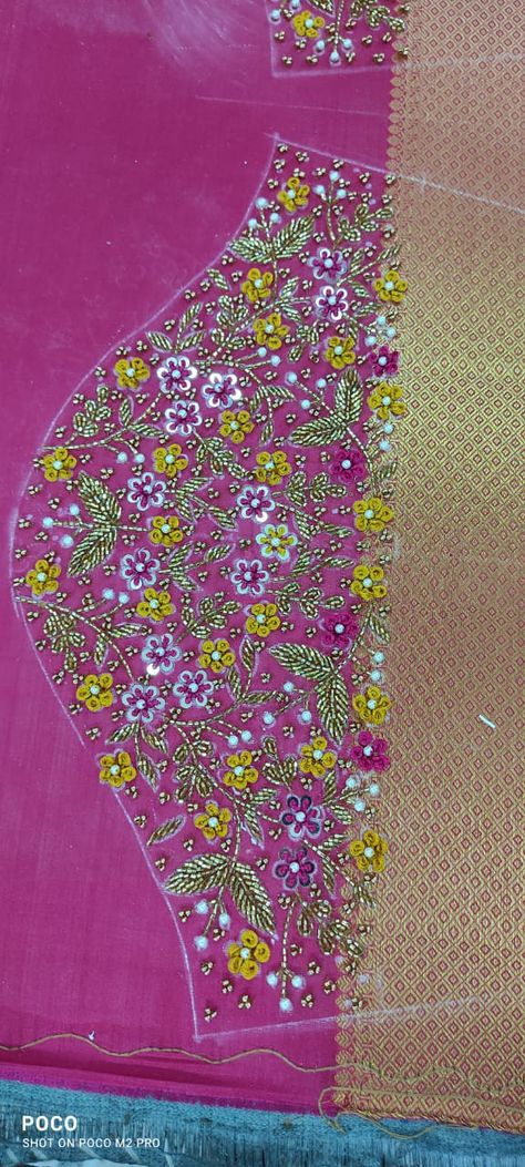 Beads Blouse Design, Buti Design, Blouse Designes, Maggam Blouses, Cell Organelles, Aari Design, Blouse Designs Catalogue, Hand Work Design, Aari Designs