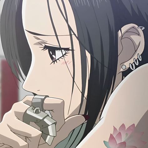 𝒏𝒂𝒏𝒂 Nana Profile, Broken Rose, Anime Nana, Anime Screencaps, Nana Manga, Nana Osaki, Flower Wall Backdrop, Cute Profile Pictures, Cute Anime Pics