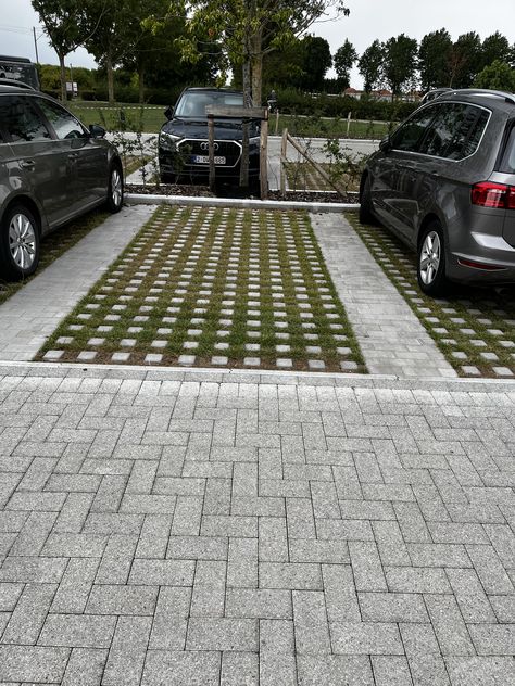 Yard Parking Ideas, Outdoor Car Parking Design Home, Outdoor Parking Design, Interlocking Patterns, Brown Building, Pavement Design, Parking Area, Driveway Design, Lake Decor