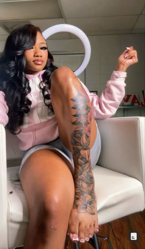 Tap Out Tattoo Session Ideas, Tap Out Tattoo Session, Thigh And Back Tattoo Women, Block Tattoo Idea, Side Tattoos Black Women, Small Tattoos Shoulder, Full Sleeve Tattoos Women Unique, Black Woman Tattoo Ideas, Full Leg Sleeve Tattoo Female