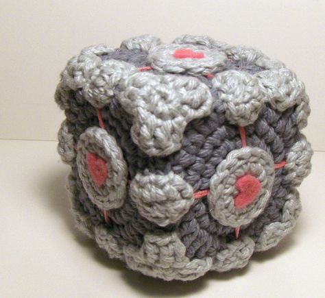 Portal Weighted Companion Cube plushie (with free crochet pattern) Cube Amigurumi, Crochet Zelda, Gaming Crochet, Crochet Cube, Zelda Crochet, Stocking Ornaments, Companion Cube, Aperture Science, Free Amigurumi Crochet Patterns