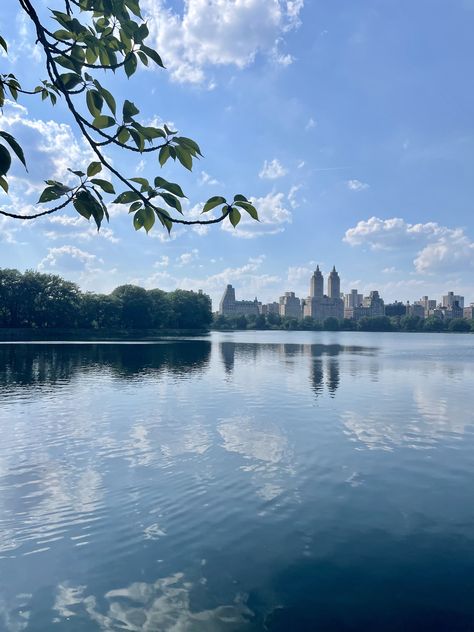 View from the memorial lake in central park, Manhattan NYC. Central Park Lake, Nyc Central Park, Central Park View, Central Park Manhattan, Manhattan Nyc, New York Travel, Central Park, Manhattan, Lake