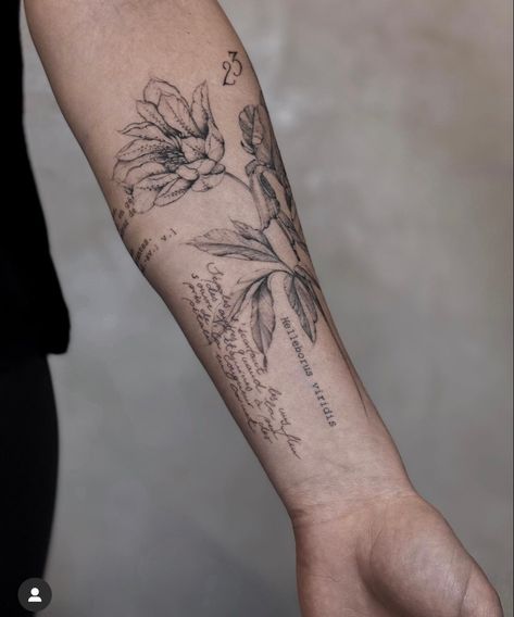 Floral Arm And Hand Tattoo, Floral Script Tattoo, Strength Back Tattoo, Feminine Patchwork Sleeve Tattoo, Tattoo Esthetics, Handwritten Tattoo Ideas, Cute Sleeve Tattoos For Women, Tattoos For 3, Tattoos For Artists