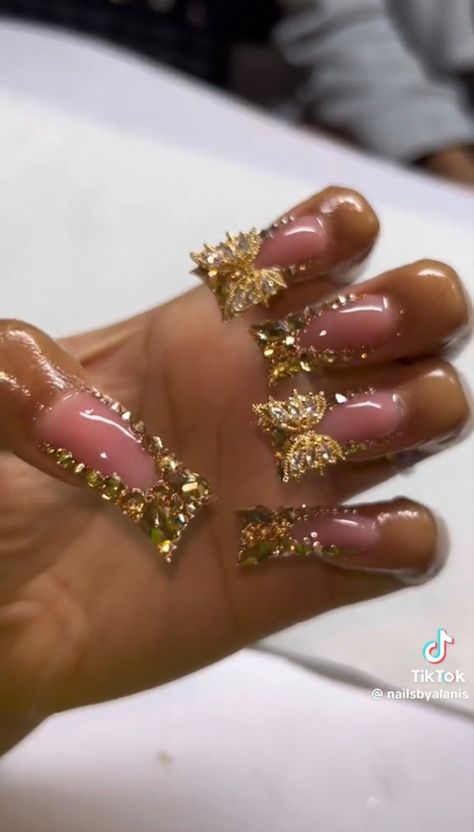 Gold Duck Nails, 19th Birthday Nails, Gold Nails Prom, Sweet 16 Nails, Nails New Year, Gold Acrylic Nails, New Year Is Coming, Hard Nails, Duck Nails