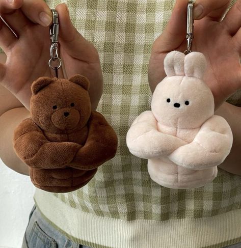 Stuff Animal Keychain, Diy Plush Keychain, Keychain Aesthetic Crochet, Cute Plush Keychain, Bear Plushie Aesthetic, Plushie Accessories, Teddy Accessories, Cute Items Aesthetic, Keychain Plushies