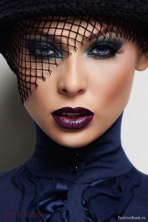 Fantasy Lashes, Beauty Fotografie, Purple Lips, Makijaż Smokey Eye, Dark Lips, Beauty Shots, Beauty Ideas, Black Hat, Beautiful Makeup