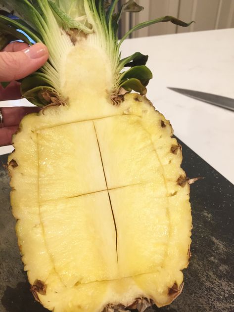 How to Cut a Pineapple into a Fruit Bowl - SevenLayerCharlotte Fruit Displays For Party, Pretty Fruit Platter, Pineapple Display, Fruit Tray Ideas For Party, Tropical Fruit Platter, Fruit Platter Ideas Party, Cut A Pineapple, Fruit Kabob, Fruits And Vegetables List