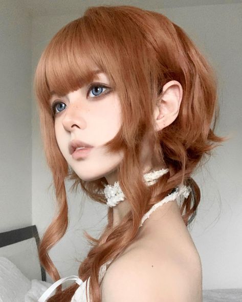 Headshot Poses Art Reference, Human Face Reference Drawing, Pose Bust Up Reference, Hair Study Reference, Female Pose Reference Portrait, Profile Picture Ginger, Hảir Style Reference, Head Facing Up Reference, Reference Looking Up