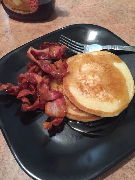 Pancakes With Bacon, Pancakes Bacon, David Draiman, Pancakes Breakfast, Pancakes And Bacon, Chocolate Pancakes, Weekend Mood, Bacon Breakfast, Food Therapy