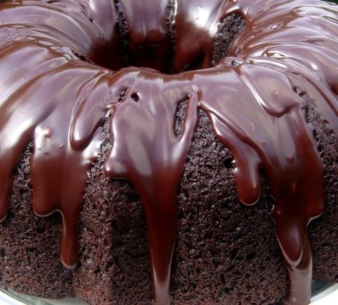 Hershey Bar Cakes, Hershey Recipes, Cherry Glaze, Boxed Cake Mixes Recipes, Whipped Cream Cheese Frosting, Chocolate Cherry Cake, Chocolate Bundt, Chocolate Whipped Cream, Chocolate Bundt Cake