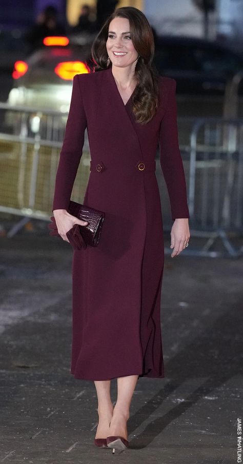 Düşes Kate, Princesse Kate Middleton, Burgundy Outfit, Kate Middleton Outfits, Princess Kate Middleton, Middleton Style, Kate Middleton Style, Looking Dapper, Family Fashion