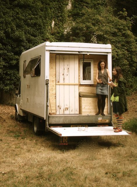 Ah, how lovely is this?! A handmade converted truck, and while it’s very clever and creative owner Matt hasn’t posted pictures... Omgebouwde Bus, Boat Homes, House Truck, House Bus, Camping Vans, House Van, Supraviețuire Camping, Kombi Motorhome, Van Dwelling