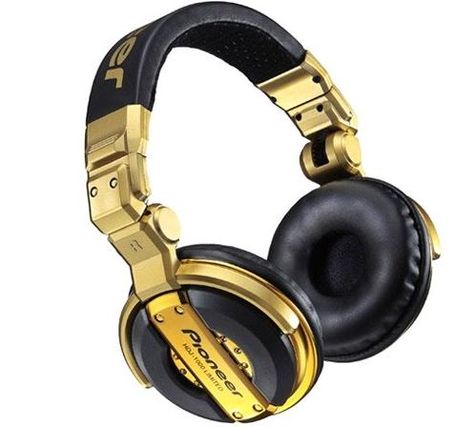 Pionner DJ1000 golden  SKYPE : gking-wang Mail: 2511790051@qq.com Music Production Equipment, Dj Headphones, Professional Dj, Dj Setup, 17 Kpop, Pioneer Dj, Dj Booth, Best Dj, Dj Gear