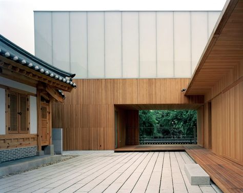 Six Korean Architects curated by Choi Won-joon and Luca Galofaro Cahuita, Timber Architecture, Toyo Ito, Exterior Renovation, Japanese Architecture, Traditional Architecture, Facade Architecture, Facade Design, Modern Buildings