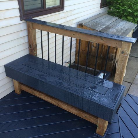 Deck With Bench, Composite Deck Ideas, Tiny Backyard House, Garden Bench Ideas, Deck Bench Seating, Diy Garden Bench, Deck Bench, Deck Renovation, Cottage Patio