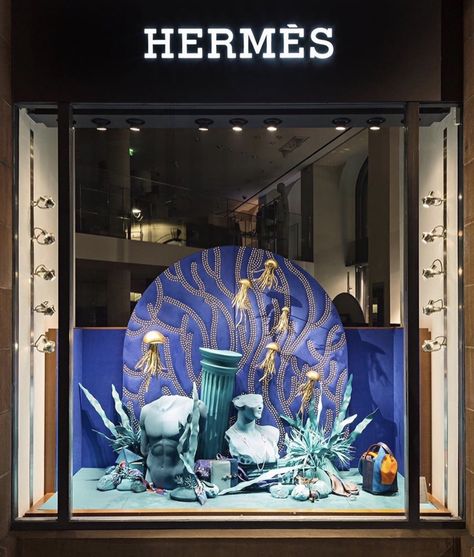 Hermes Window, Summer Window Display, Visual Merchandiser, Summer Window, Decoration Vitrine, Window Display Design, Theme Nature, Shop Front Signage, Shop House Ideas