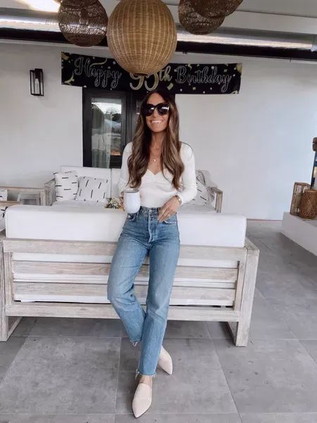 Ivory Mules Outfit, Slip On Mules Outfit, Suede Mules Outfit, Bodysuit Jeans Outfit, Mules Shoes Outfit, Mule Outfit, Mule Shoes Outfit, Slipper Outfit, Bodysuit Jeans