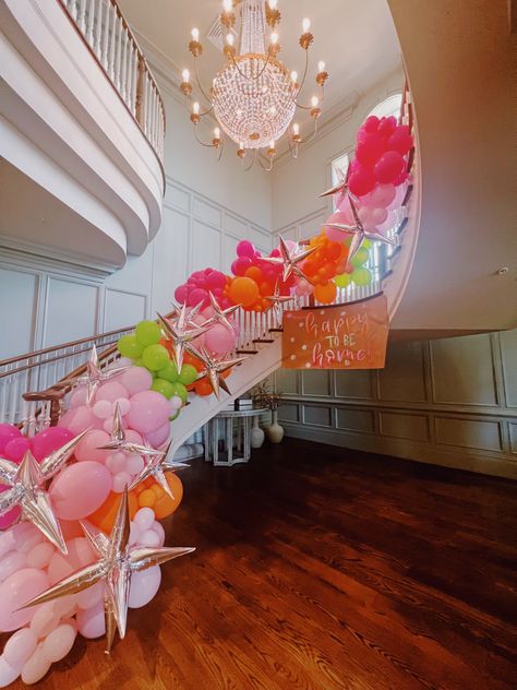 bama rush pic ideas Rush Aesthetic, Bama Rush, Sorority Rush, Go Greek, University Of Alabama, Southern Belle, Pic Ideas, College Life, Ghost Chair