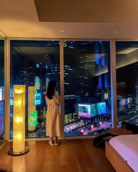 Korean Hotel Room Aesthetic, South Korea Apartment Seoul, Seoul Penthouse, Seoul Apartment Luxury, South Korea Apartment, 2024 Aspirations, Korea Apartment, Seoul Apartment, South Korea Landscape