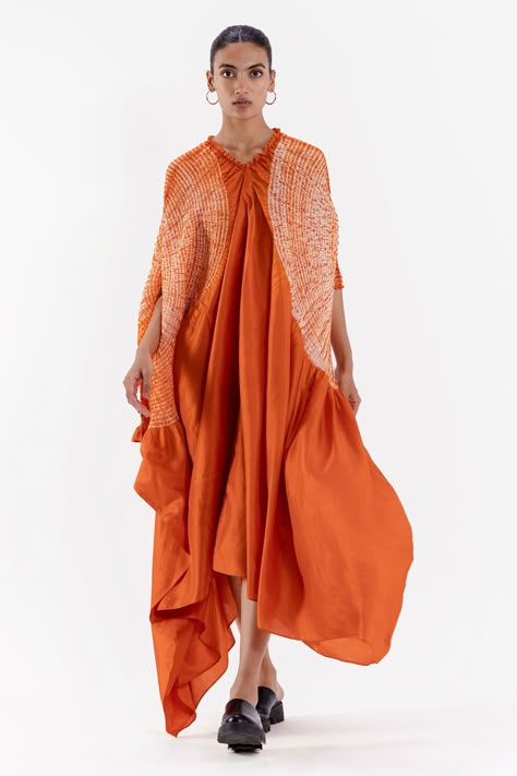 Shibori Fashion, Orange Silk Dress, Shibori Dress, Shibori Silk, Designer Dresses For Women, Classic Outfits, Tie Dyed, Kurti Designs, Dress For Women