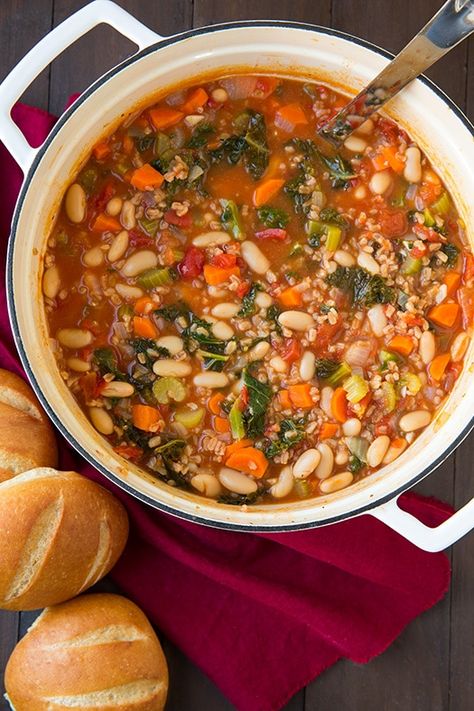 Olive Garden Pasta, Farro Recipes, Mediterranean Cooking, Hearty Soup Recipes, Winter Soup Recipe, Pasta E Fagioli, Cooking Classy, Cannellini Beans, Mediterranean Diet Recipes