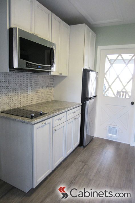 Compact, cute white kitchen in a mother-in-law suite. #kitchenspiration Cute White Kitchen, Basement Suite Ideas, In Law Suite Addition, Mother In Law Suite, Mother In Law Apartment, Mother In Law Cottage, Interior Ikea, Inlaw Suite, Basement Kitchenette