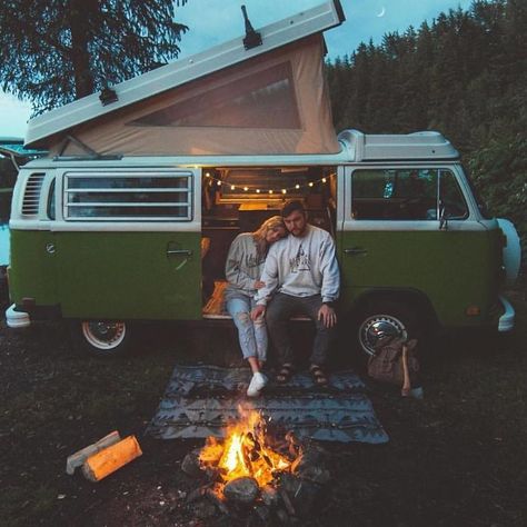 Combi Hippie, Camping Inspiration, Kombi Home, Quitting Job, Micro Camper, Camping Aesthetic, Combi Vw, Van Living, Open Fire