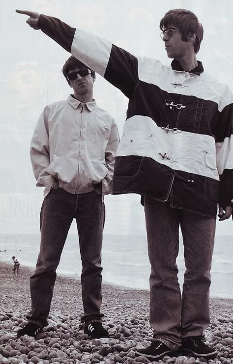 Britpop Fashion, Oasis Aesthetic, Noel And Liam Gallagher, 90s Britpop, Liam Oasis, Oasis Album, Liam Gallagher Oasis, Oasis Fashion, Liam And Noel