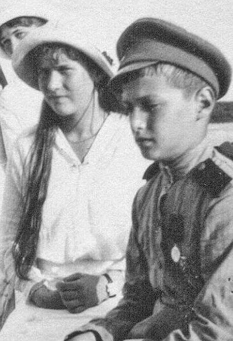 Anastasia and Alexei Nastya Rasputina, Romanov Family Execution, Anastasia Nikolaevna Romanova, Tsarevich Alexei, Grand Duchess Anastasia, Alexei Nikolaevich, Anastasia Nikolaevna, Familia Romanov, Alexei Romanov