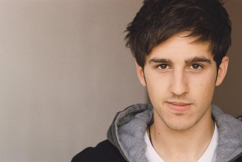 eric lloyd - aka Charlie from Santa Clause... someone got hot Eric Lloyd, Santa Claus Movie, Jonathan Lipnicki, The Santa Clause, Dream Husband, Character Inspiration Male, Wonder Years, Fav Movies, Body Shots