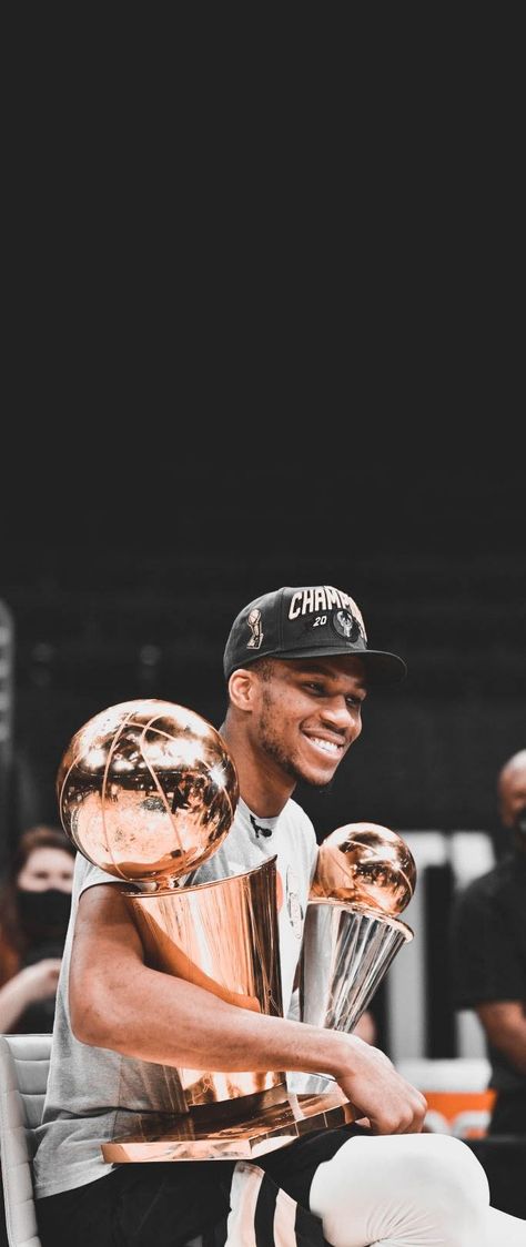 Giannis Antetokounmpo Wallpaper, Cool Basketball Wallpapers, Mvp Basketball, Nba Basket, Basketball Background, Ball Aesthetic, Basketball Players Nba, Giannis Antetokounmpo, Basketball Photography