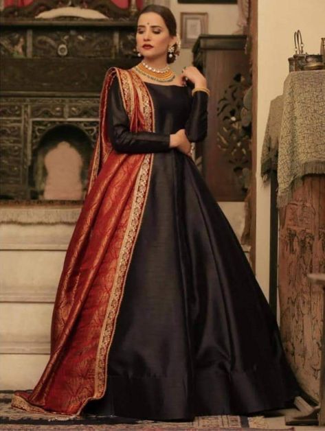 www.faashwear.com Saniya Shamshad, Pakistani Dresses Casual, Pakistani Fashion Party Wear, Beautiful Pakistani Dresses, Indian Gowns Dresses, Pakistani Bridal Dresses, Simple Pakistani Dresses, Designer Party Wear Dresses, Bridal Dress Design